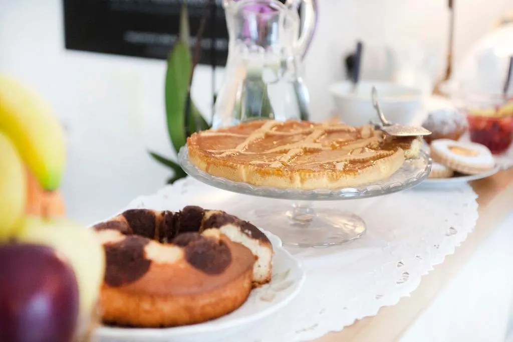A Due Passi Bed & Breakfast Forte dei Marmi 3*,  Italy