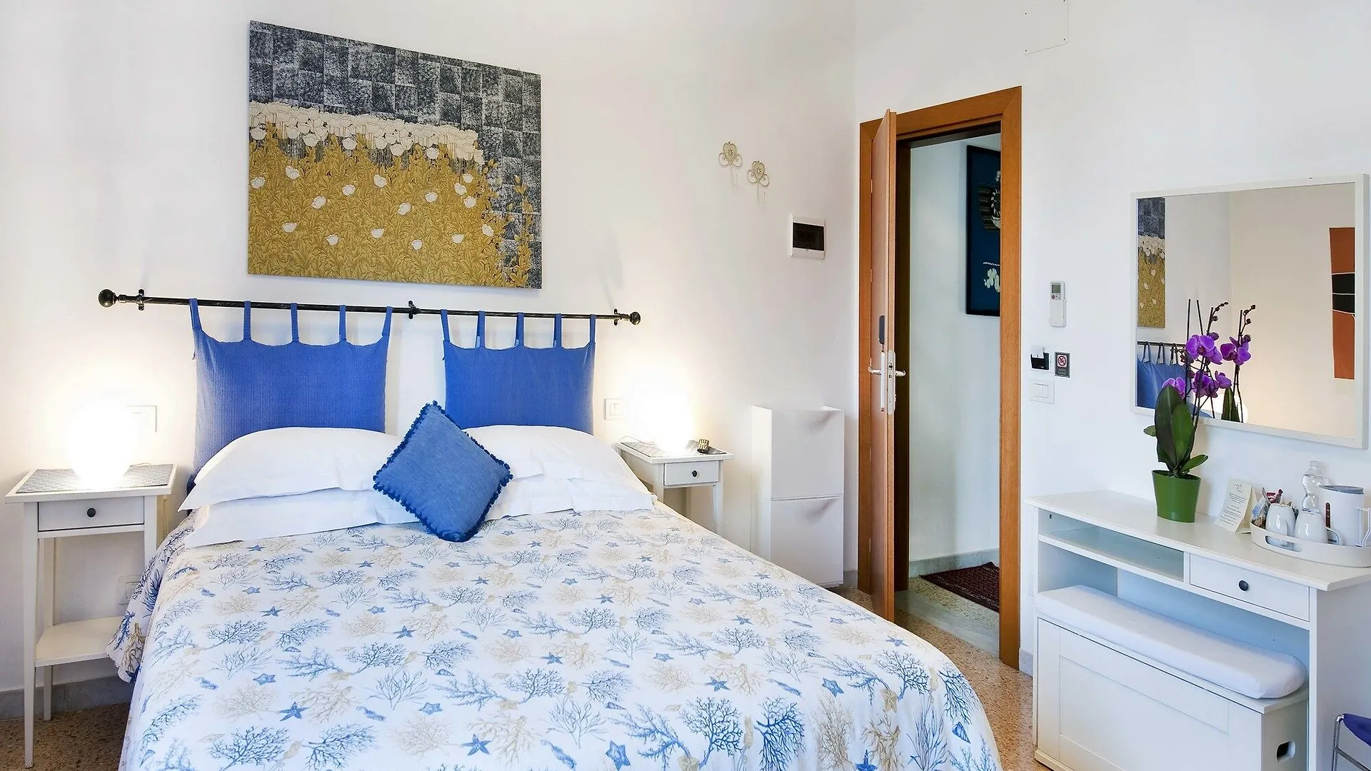 A Due Passi Bed & Breakfast Forte dei Marmi 3*,  Italy
